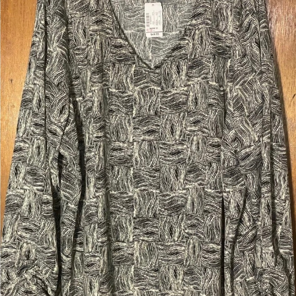 Christopher & Banks Gray, Black and White Knit Basketweave V-Neck Top